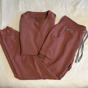 FIGS set - top is XS, pants is a small - mauve